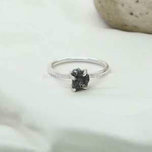 Raw Diamond Ring, Raw Stone Ring, Stacking Ring, Uncut Diamond Ring, April Birthstone, Raw Crystal Ring, Christmas Gift for Her