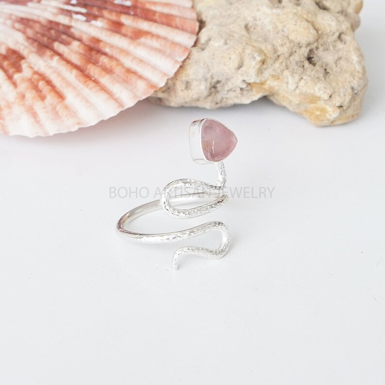 Raw Rose Quartz Snake Ring, Sterling Silver Adjustable Ring, Handmade Boho Artisan Ring, Healing Crystal, Raw Gemstone Jewelry, Gift For Her imagem 2