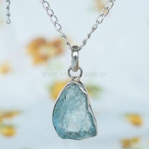 Pingente de cristal de água-marinha, pingente de colar de água-marinha bruta, joias de pedras preciosas brutas, pedra de nascimento de março, cristal de cura, presente para ela