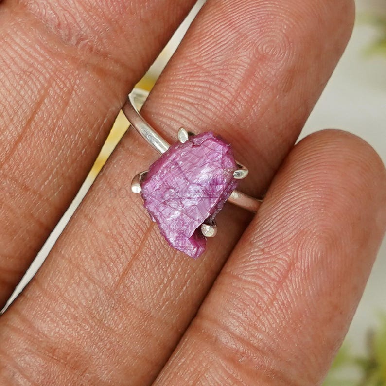 Raw Ruby Ring, Natural Ruby Rough Ring, Silver Handmade Ring, Boho Ring, Crystal Ring, July Birthstone - Rough Stone Ring -Gift For Her afbeelding 6