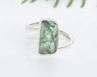 Raw Labradorite Twisted Ring, Rough Labradorite Ring, Sterling Silver 925 Jewelry, Handmade Silver Band, Raw Crystal, Birthday Gift For Her
