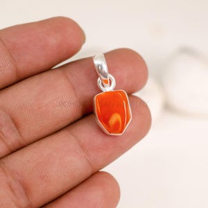 Ciondolo in opale di fuoco arancione: collana in argento sterling con cristallo grezzo