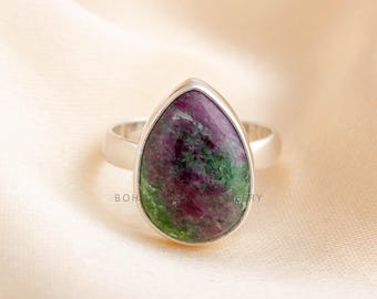 Rubin Zoisit Sterlingsilverring: Justerbar päroncabochon