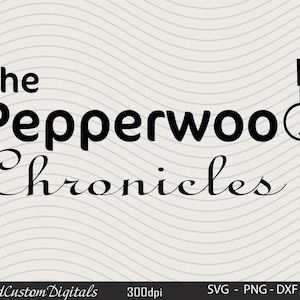 Può includere: Grafica in bianco e nero con il testo "The Pepperwood Chronicles" e un'illustrazione di un banjo.