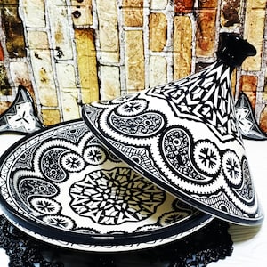 Handmade Moroccan Ceramic Tagine-Pottery Tagine For Serving Meals-Handcrafted Moroccan Tagine-Ceramic Serving Plate-Moroccan Pottery Tagines