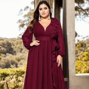 Plus Size Mother of the Bride Groom Dubai Luxury Maroon Dark Red Classy A Line Modest Prom Formal Party Evening Dress Long Sleeve Gown
