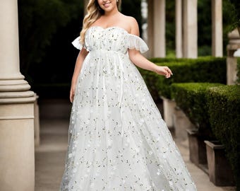 Plus Size White Floral Tulle Babydoll Gown: Sustainable Wedding Dress