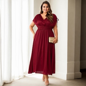 Nhulla Plus Größe Dark Maroon Rot V-Ausschnitt Schlitz griechischen griechischen Römer Boho A-Linie Hochzeitsgast Formelle Kurzarm Kleid Maxi Abendkleid