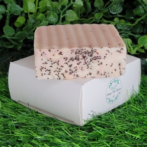 Sensitive SKIN Soap, Organic Soap Bar, STRAWBERRY SOAP, Strawberry Poppy Seeds Soap Perfect for Oily Skin, Organic Fragrance Soap Bar