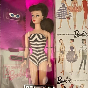 VERY RARE!! 35th Anniversary Barbie (2nd variation/ Dark hair) *Collector Edition*  (1994)