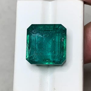 Large Octagon Emerald Vintage-Style Green Gemstone Collector’s Grade Rare Antique Green Stone Natural Gem for Heirloom Jewelry 30ct