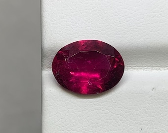 Gema de Turmalina Rubelita Natural em Formato Oval | 3,6 ct - Pedra Solta Rosa-Vermelha para Anéis e Joias