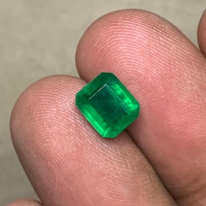 Zambian Emerald Cut Emerald: AAA Green Gemstone, 1.85 Ct