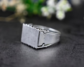 Silver Box Ring, Secret Pillbox Compartment