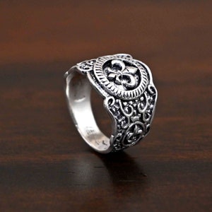 Lily Fleur de lis Zegelring 925 sterlingzilver Franse leliebloem, Fleur de lis-ring, zegelring, cadeau voor haar, gepersonaliseerde cadeauringen