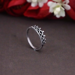 Sterling Silber Kronenring, Kronenring, zierlicher Prinzessin Tiara Ring, stapelbarer Silberring, Geschenk für sie, Königin Ring, Brautjungfer Geschenk