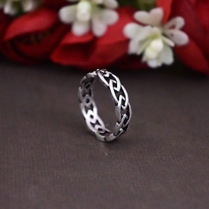 Dainty Celtic Knot Ring, 925 Sterling Silver, Infinity Wedding Band, Celtic Knot Ring, Celtic Wedding Ring, Celtic Wedding Band,