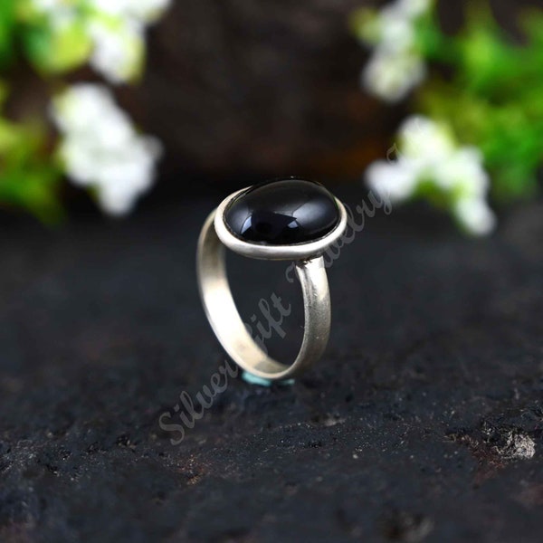 Anillo de plata con obsidiana negra: joyería hecha a mano con piedras preciosas