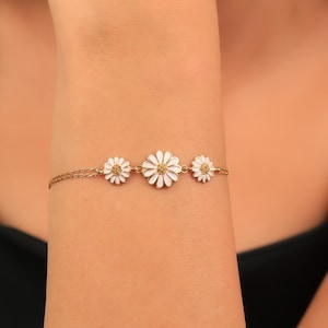Silver Daisy Bracelet, Three Little Daisy Bracelets, Daisies Wedding Bracelet, Flower Bracelet, Mother&#39;s day Gifts, Gift for Mom