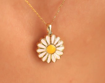 Name Daisy Necklace, Personalized Daisy Necklace, Personalized Daisy Name Necklace, Silver Daisy Necklace, Flower Necklace, Bridesmaid Gift