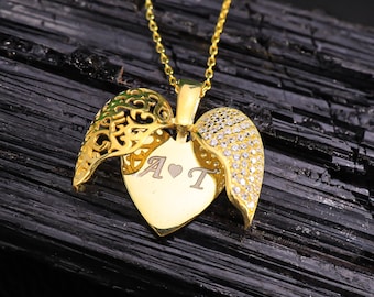 Sterlingzilveren engelenvleugels medaillon, gepersonaliseerde hartketting