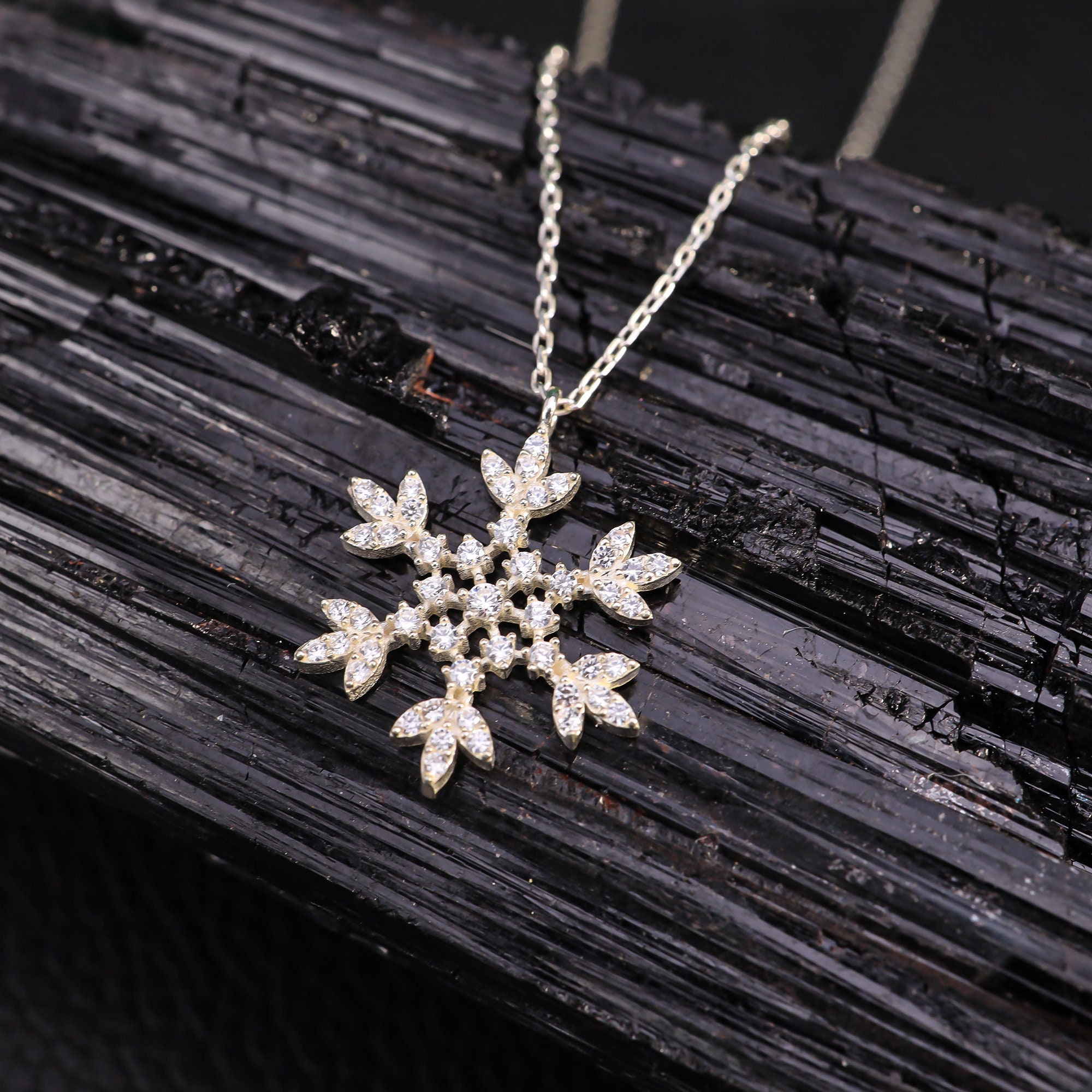 Ciondolo Fiocco Di Neve In Argento Sterling Con Collana 50,8 Cm - Gioiello Elegante 2,7 Cm