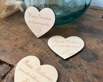 Magnet coeur en bois / cadeau maîtresse/ maître/ nounou / atsem/ cadeau fin d'année/ cadeau personnalisé / aimant