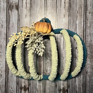 Yarn Wire Pumpkin, Yarn Pumpkin, Wire Pumpkin, Fall Pumpkin, Autumn Decor, Wall hanger, Home Decor, Fuzzy Pumpkin, Fall Decor
