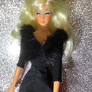 MGA Poupée Mannequin Shadow High - Rouge pas cher