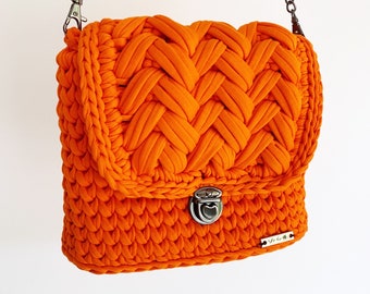 Video tutorial modello borsa all'uncinetto, download video