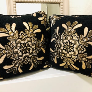 Juego de fundas de cojín Royal Mughal, juego de fundas de cojín de brocado de terciopelo, fundas de cojín de color burdeos y dorado, fundas de almohada elegantes para sofá gris
