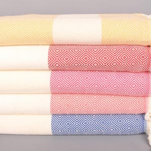 Cadeaux de mariage personnalisés, couverture en losanges, couverture en coton de 79 x 95 pouces, couverture personnalisée, cadeaux pour EVJF, couvre-lit brodé,