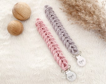 Crochet pattern pacifier holder Iris, mönster virkad napphållare