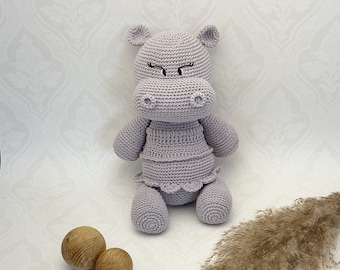 Crochet pattern Sam the Hippo, English US terms & Swedish, mönster virkade Flodhästen Sam