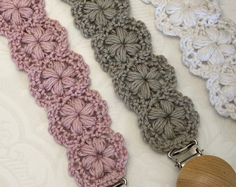 Crochet pattern pacifier holder Buttercup, English US terms & Swedish, mönster virkad Napphållare