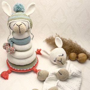 Crochet pattern Llama Stacking toy & Comforter blanket, English US Terms and Swedish, Virkmönster Stapellama och Snuttelama