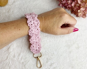 Crochet pattern Wristlet, Keychain Buttercup, English (US Terms) & Swedish