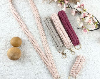 Crochet pattern Keychain, Lanyard and Wristlet Iris, English US Terms & Swedish