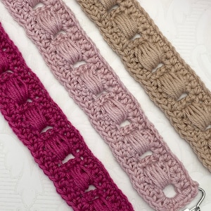 Crochet pattern pacifier holder Fuchsia , English (US) terms & Swedish, mönster virkad Napphållaren Fuchsia
