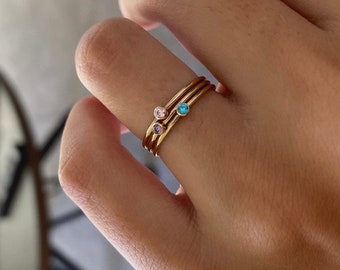 Bague superposable avec pierres de naissance en or 14 carats | Bague minimaliste pour femme | Bague en or délicate | Bague petite pierre de naissance | Cadeau pour maman | Bijoux avec pierre de naissance