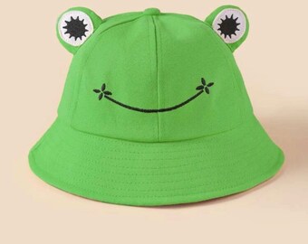 Adjustable unisex frog bucket hat