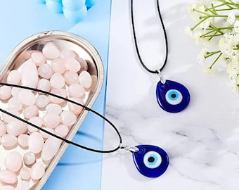 Collar turco del mal de ojo: colgante de lágrima de cristal azul, cordón de cuero.