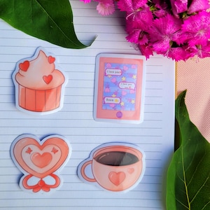 Stickerset met hartthema | Leuke koffiekunst | Cupcakesticker | Sms | Roze stickerset | Er hangt liefde in de lucht | Romantische roze kunst