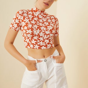 Cinnamon White Floral Short Sleeve Crop Top, Cotton Crop Top, Cute Crop Tops, Crop Tops for Women, Casual Top, Summer Blouse, Print Blouse image 3