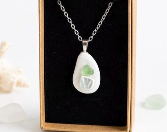 Colgante Rosehearty: Joyería artesanal de cristal de playa escocés