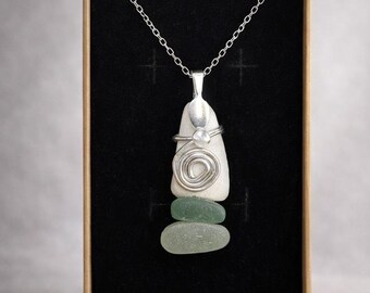 Colgante de cristal marino de Lossiemouth: joyería artesanal de cristal de playa escocés