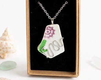 Colgante Aberdour: Joyería artesanal de cristal de playa escocés.