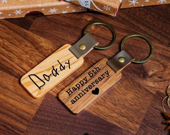Engraved Wooden Keychain: Personalized Handwriting Gift