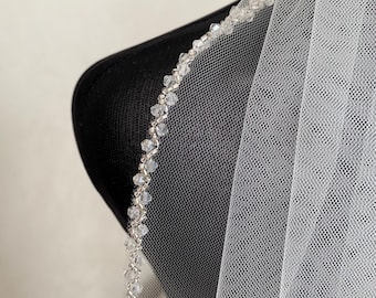Handgjord pärlbroderad brudslöja, elfenbensvit brudslöja med pärla och kristallkant, ett lager katedralslöja, elegant pärlbroderad slöja