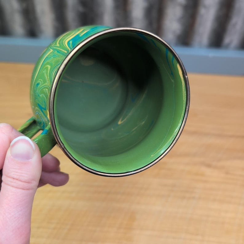 Vtg MacKenzie Childs Camp Green Marble Swirl Enamel Handled Mug 16 oz Retired immagine 7
